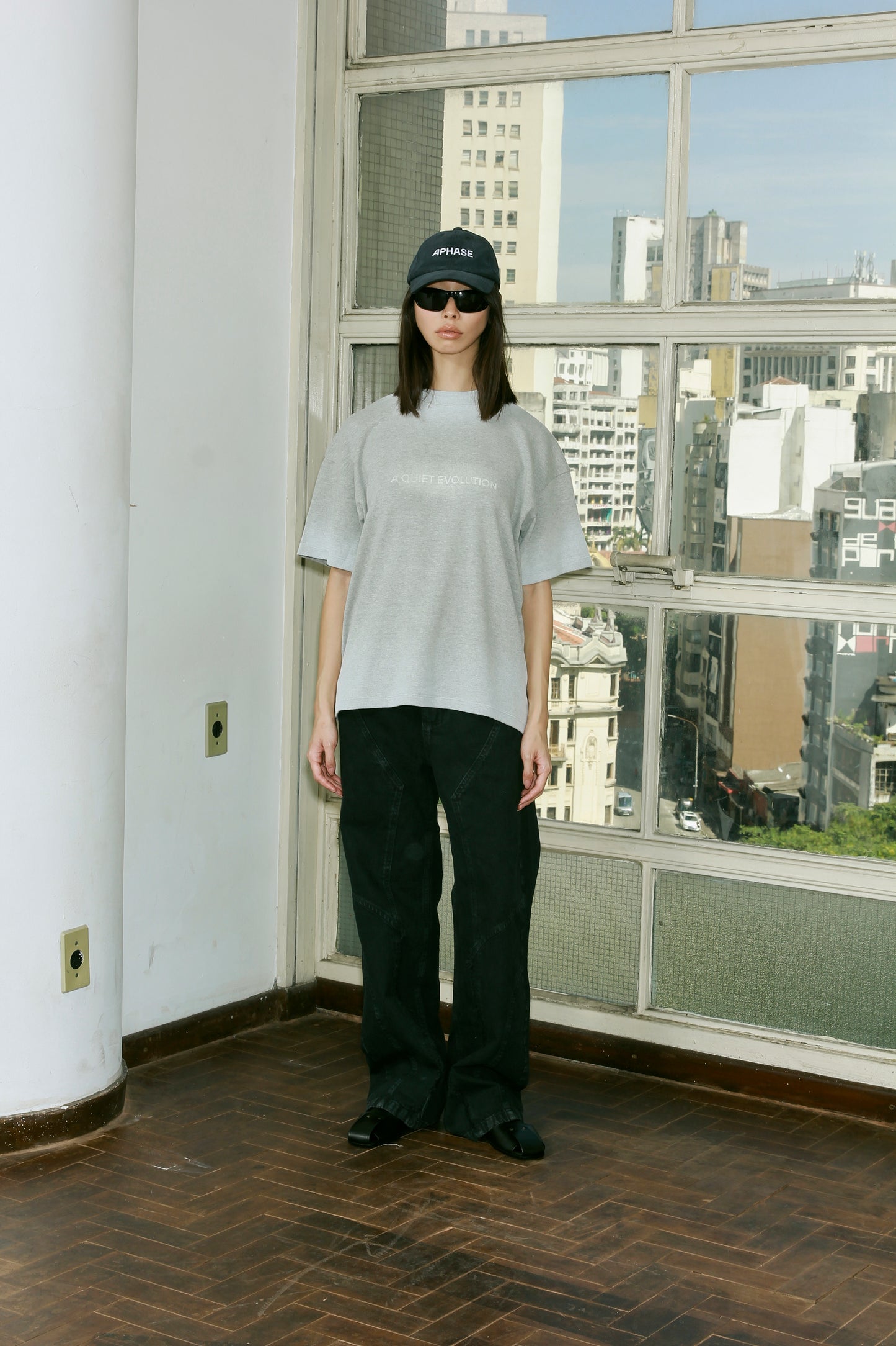 CAMISETA APHASE " OUTSET T-SHIRT - MIXED GRAY "