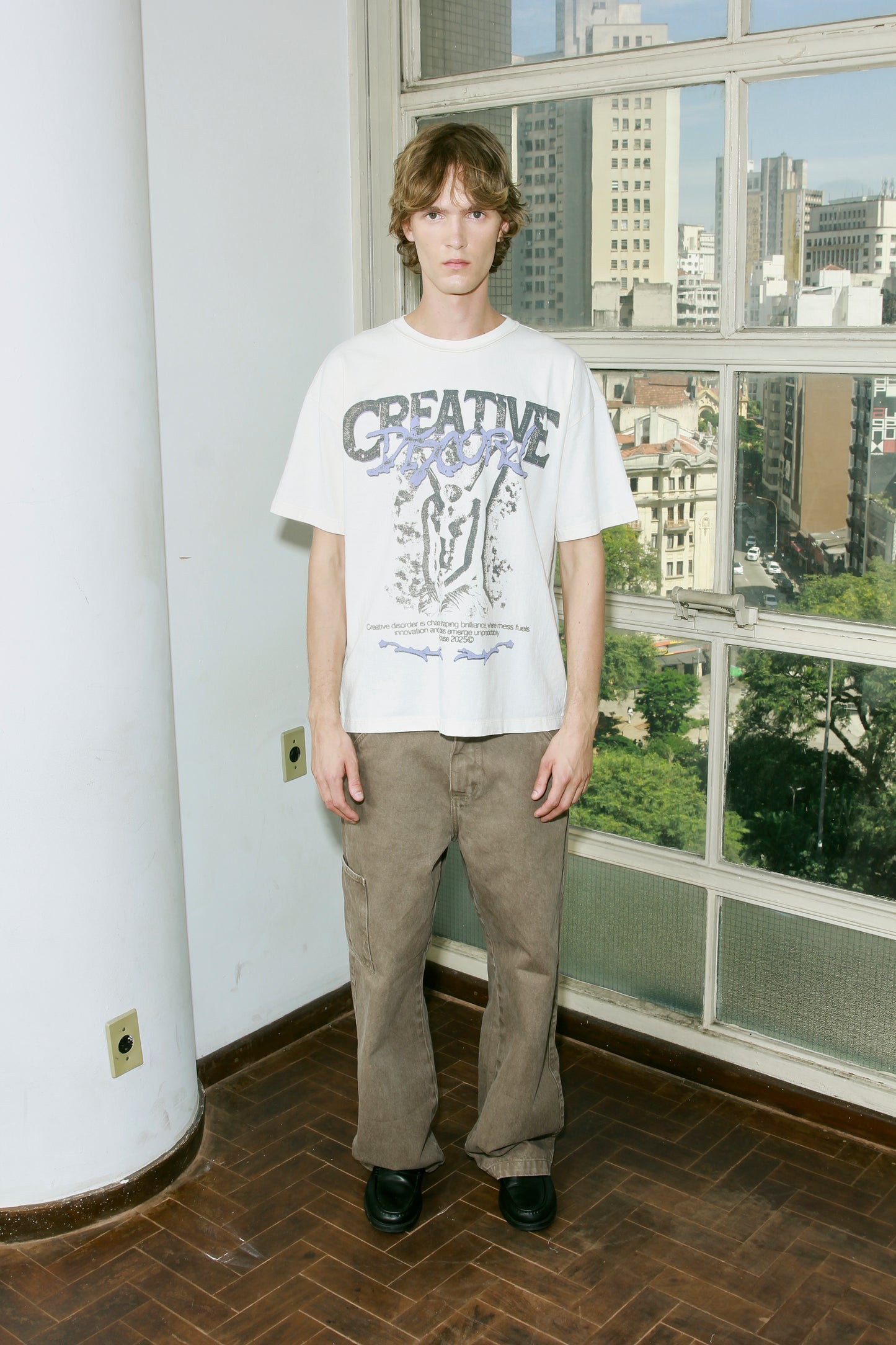 CAMISETA APHASE " CREATIVE DISCORD T-SHIRT - OFF WHITE "